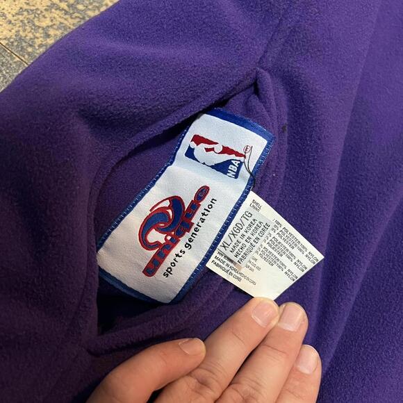 Vintage Los Angeles Lakers Reversible Winter Vest - Picture 8 of 8